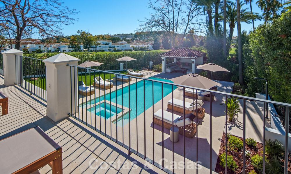 Villa méditerranéenne de luxe à vendre, en première ligne de golf, dans une prestigieuse résidence à Nueva Andalucía, Marbella 803283