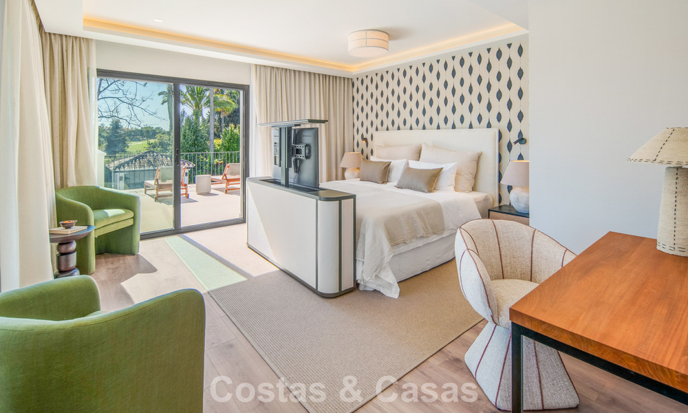 Villa méditerranéenne de luxe à vendre, en première ligne de golf, dans une prestigieuse résidence à Nueva Andalucía, Marbella 803295