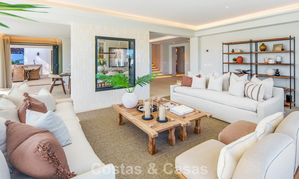 Villa méditerranéenne de luxe à vendre, en première ligne de golf, dans une prestigieuse résidence à Nueva Andalucía, Marbella 803300