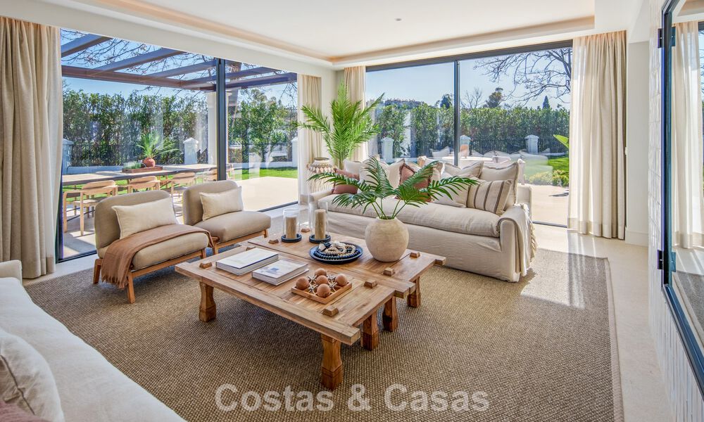 Villa méditerranéenne de luxe à vendre, en première ligne de golf, dans une prestigieuse résidence à Nueva Andalucía, Marbella 803301