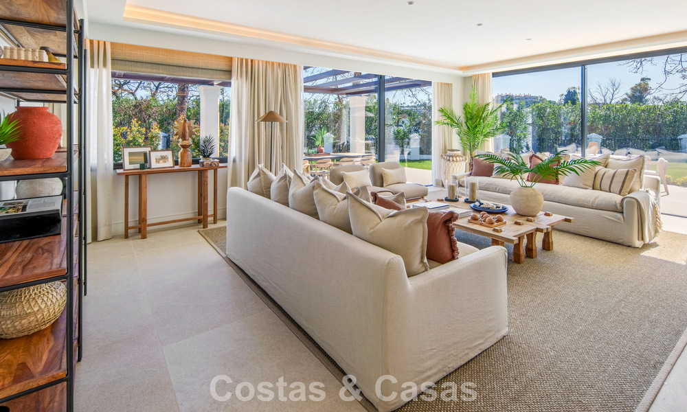 Villa méditerranéenne de luxe à vendre, en première ligne de golf, dans une prestigieuse résidence à Nueva Andalucía, Marbella 803302
