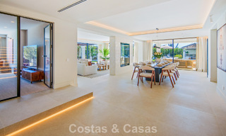 Villa méditerranéenne de luxe à vendre, en première ligne de golf, dans une prestigieuse résidence à Nueva Andalucía, Marbella 803304 