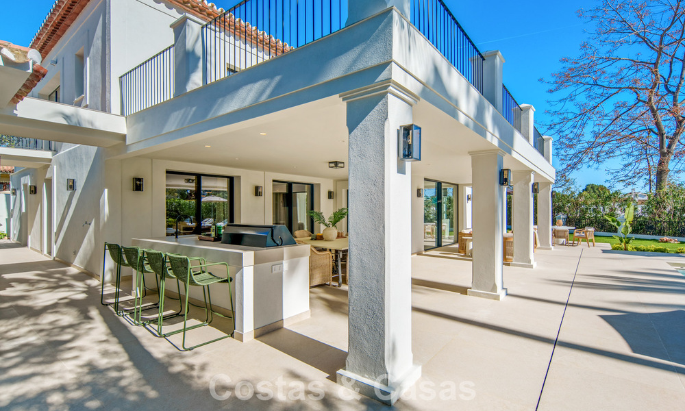 Villa méditerranéenne de luxe à vendre, en première ligne de golf, dans une prestigieuse résidence à Nueva Andalucía, Marbella 803322