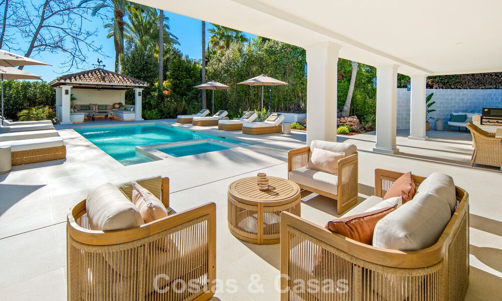 Villa méditerranéenne de luxe à vendre, en première ligne de golf, dans une prestigieuse résidence à Nueva Andalucía, Marbella 803325