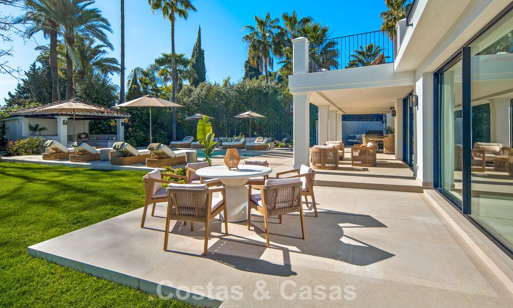 Villa méditerranéenne de luxe à vendre, en première ligne de golf, dans une prestigieuse résidence à Nueva Andalucía, Marbella 803326