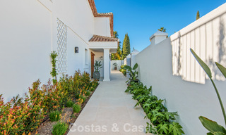 Villa méditerranéenne de luxe à vendre, en première ligne de golf, dans une prestigieuse résidence à Nueva Andalucía, Marbella 803329 