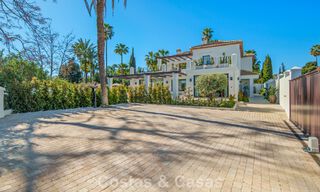 Villa méditerranéenne de luxe à vendre, en première ligne de golf, dans une prestigieuse résidence à Nueva Andalucía, Marbella 803330 