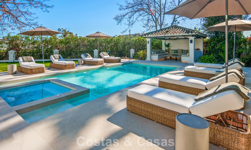 Villa méditerranéenne de luxe à vendre, en première ligne de golf, dans une prestigieuse résidence à Nueva Andalucía, Marbella 803331