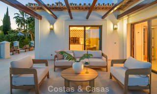 Villa méditerranéenne de luxe à vendre, en première ligne de golf, dans une prestigieuse résidence à Nueva Andalucía, Marbella 803343 