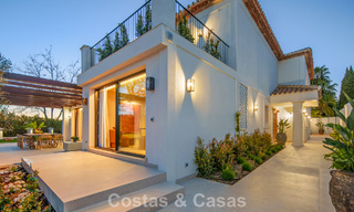 Villa méditerranéenne de luxe à vendre, en première ligne de golf, dans une prestigieuse résidence à Nueva Andalucía, Marbella 803344 