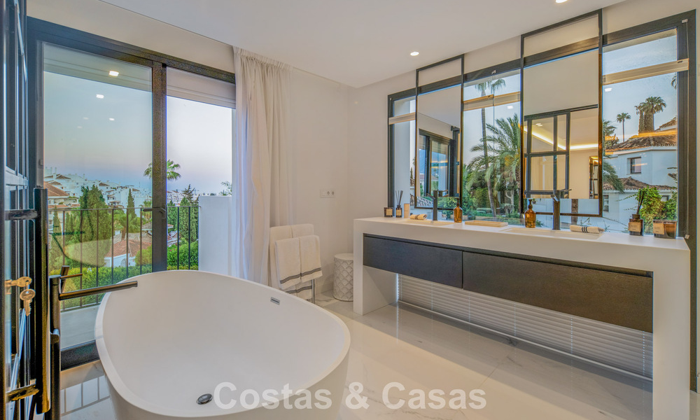 Élégante villa de luxe à l’architecture méditerranéenne à vendre dans la Vallée du Golf de Nueva Andalucía, Marbella 803406