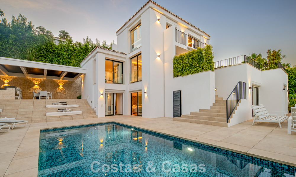 Élégante villa de luxe à l’architecture méditerranéenne à vendre dans la Vallée du Golf de Nueva Andalucía, Marbella 803407