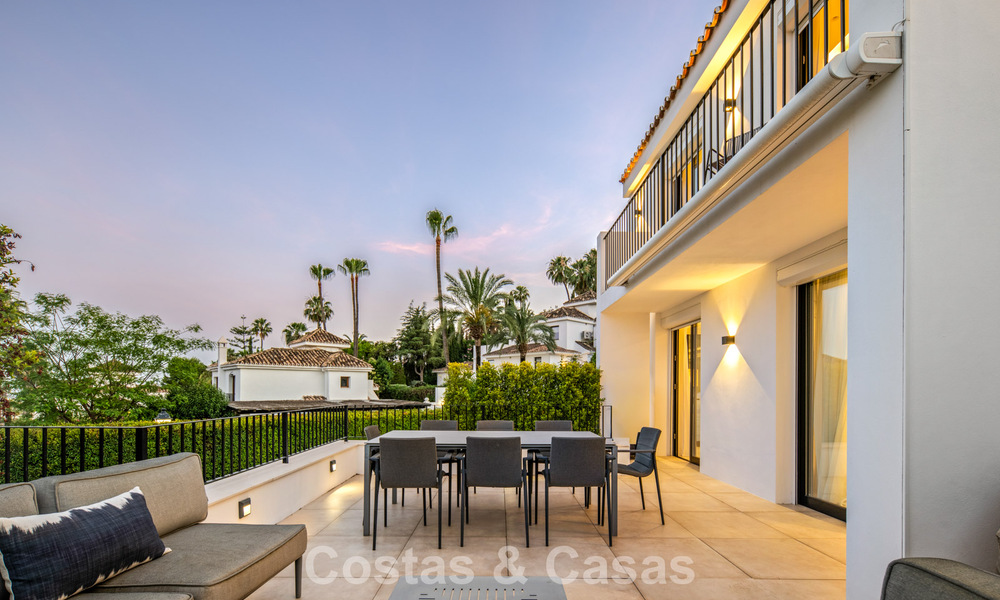 Élégante villa de luxe à l’architecture méditerranéenne à vendre dans la Vallée du Golf de Nueva Andalucía, Marbella 803409