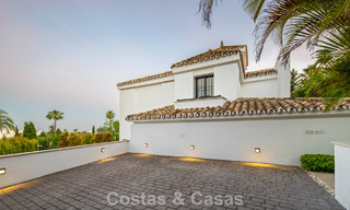 Élégante villa de luxe à l’architecture méditerranéenne à vendre dans la Vallée du Golf de Nueva Andalucía, Marbella 803410 