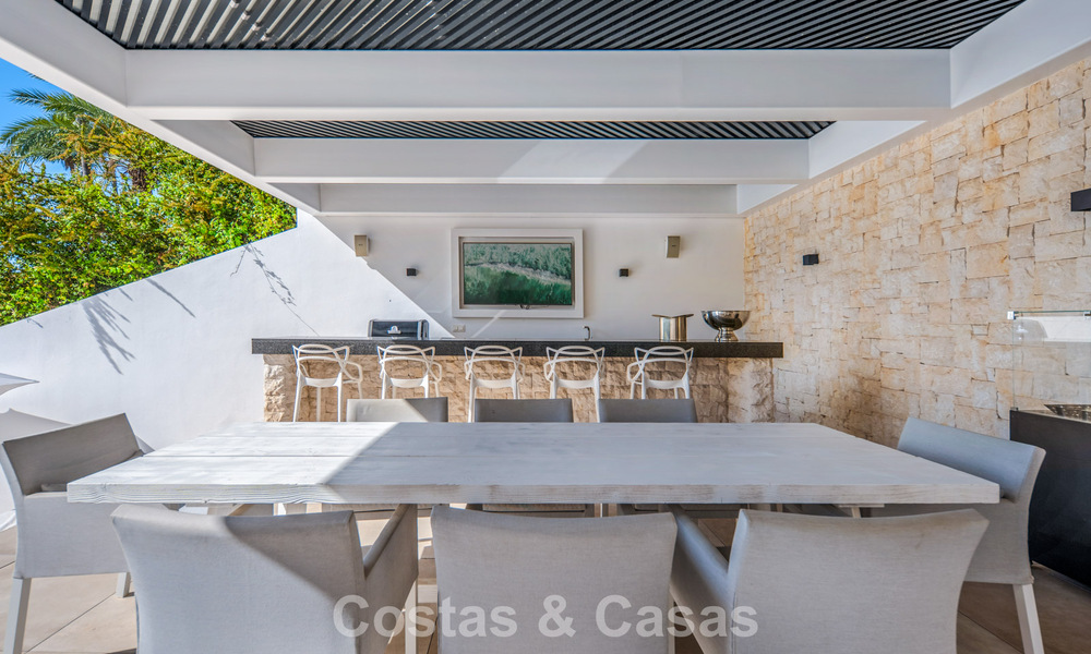 Élégante villa de luxe à l’architecture méditerranéenne à vendre dans la Vallée du Golf de Nueva Andalucía, Marbella 803424