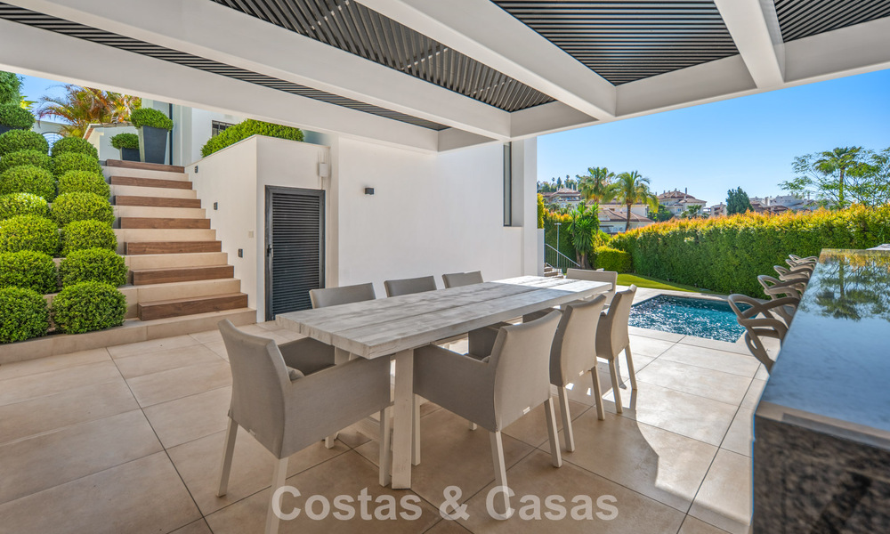 Élégante villa de luxe à l’architecture méditerranéenne à vendre dans la Vallée du Golf de Nueva Andalucía, Marbella 803427