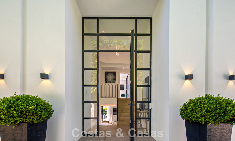 Élégante villa de luxe à l’architecture méditerranéenne à vendre dans la Vallée du Golf de Nueva Andalucía, Marbella 803430