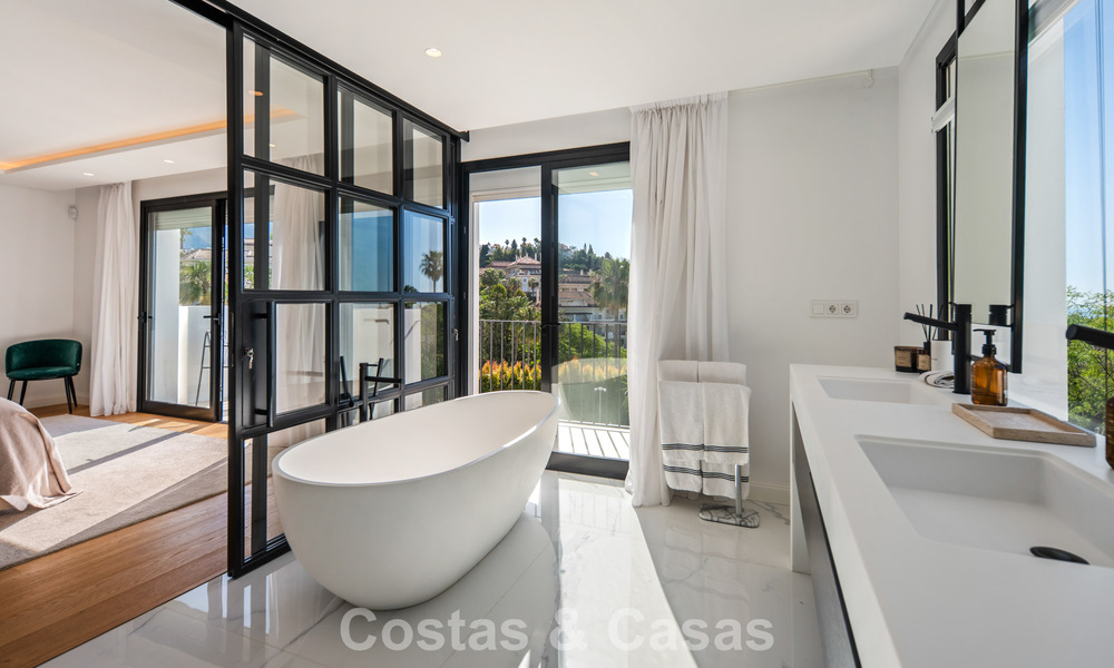Élégante villa de luxe à l’architecture méditerranéenne à vendre dans la Vallée du Golf de Nueva Andalucía, Marbella 803434