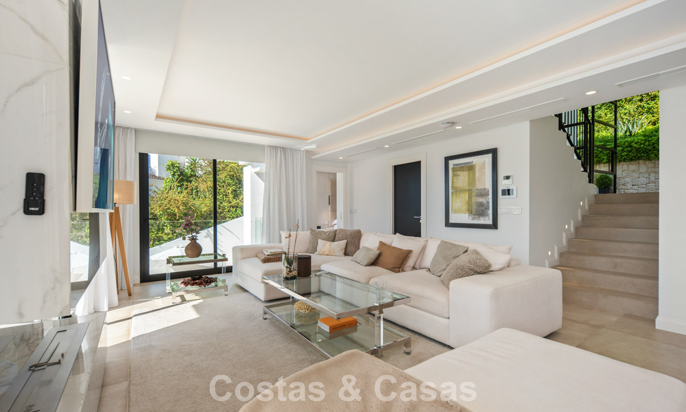 Élégante villa de luxe à l’architecture méditerranéenne à vendre dans la Vallée du Golf de Nueva Andalucía, Marbella 803442