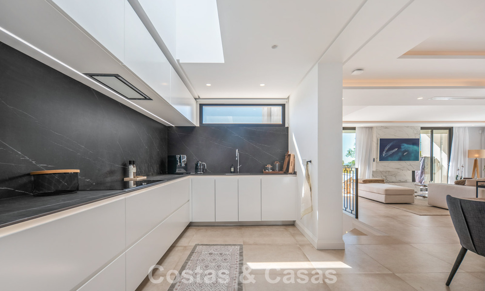 Élégante villa de luxe à l’architecture méditerranéenne à vendre dans la Vallée du Golf de Nueva Andalucía, Marbella 803446