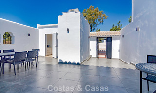 Maison mitoyenne rénovée avec vue panoramique sur le golf en première ligne à vendre à Aloha, Nueva Andalucía, Marbella 803152 