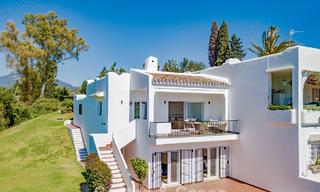 Maison mitoyenne rénovée avec vue panoramique sur le golf en première ligne à vendre à Aloha, Nueva Andalucía, Marbella 803153 