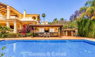 Spacieuse villa avec vue sur la mer et un fantastique potentiel de rénovation à vendre à La Quinta, Marbella - Benahavís 803477 