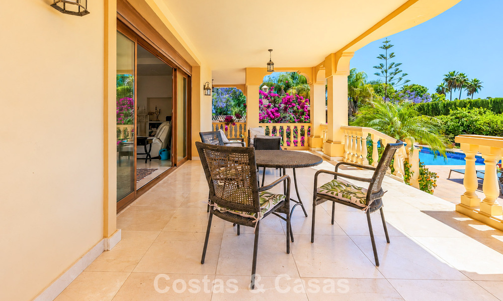 Spacieuse villa avec vue sur la mer et un fantastique potentiel de rénovation à vendre à La Quinta, Marbella - Benahavís 803478