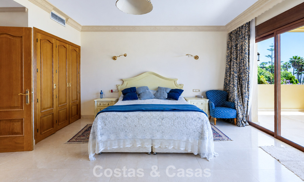 Spacieuse villa avec vue sur la mer et un fantastique potentiel de rénovation à vendre à La Quinta, Marbella - Benahavís 803488