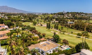 Villa de luxe de plain-pied avec architecture espagnole et accès direct au parcours de golf à vendre à Marbella - Benahavís 803516 