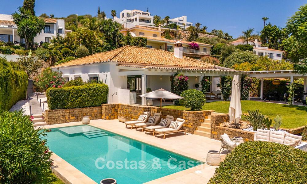 Villa de luxe de plain-pied avec architecture espagnole et accès direct au parcours de golf à vendre à Marbella - Benahavís 803520