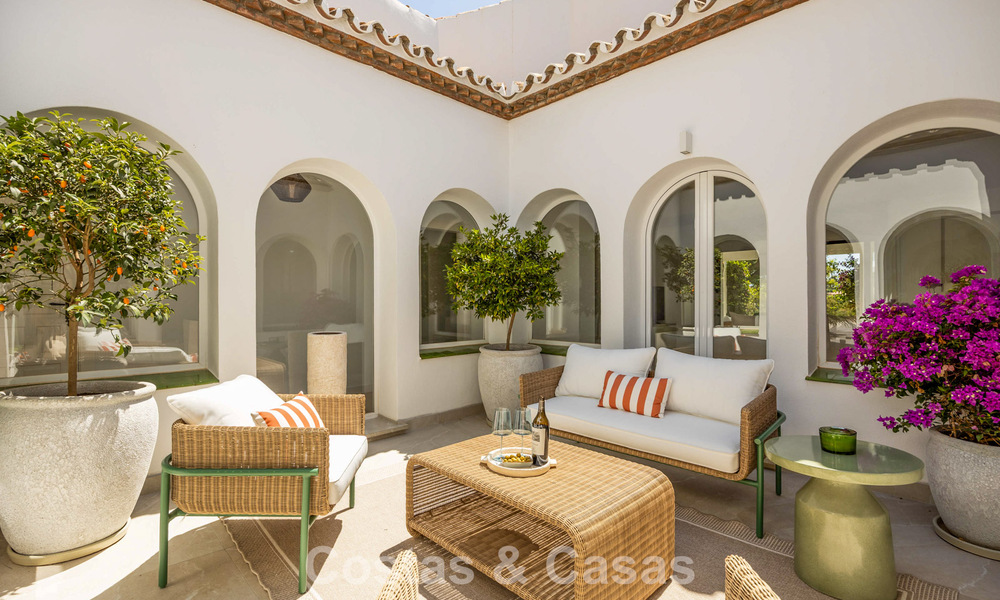 Villa de luxe de plain-pied avec architecture espagnole et accès direct au parcours de golf à vendre à Marbella - Benahavís 803522
