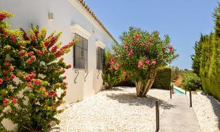 Villa de luxe de plain-pied avec architecture espagnole et accès direct au parcours de golf à vendre à Marbella - Benahavís 803524 