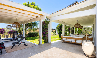 Villa de luxe de plain-pied avec architecture espagnole et accès direct au parcours de golf à vendre à Marbella - Benahavís 803528 