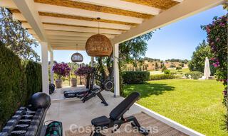 Villa de luxe de plain-pied avec architecture espagnole et accès direct au parcours de golf à vendre à Marbella - Benahavís 803529 