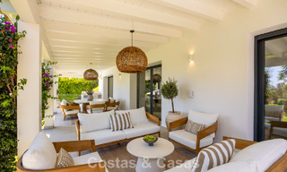 Villa de luxe de plain-pied avec architecture espagnole et accès direct au parcours de golf à vendre à Marbella - Benahavís 803531 