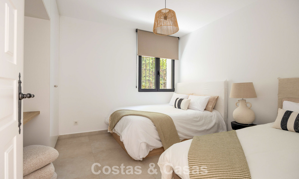 Villa de luxe de plain-pied avec architecture espagnole et accès direct au parcours de golf à vendre à Marbella - Benahavís 803539