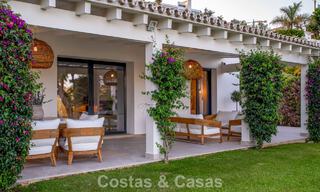 Villa de luxe de plain-pied avec architecture espagnole et accès direct au parcours de golf à vendre à Marbella - Benahavís 803543 