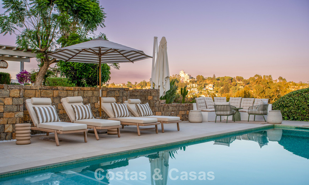 Villa de luxe de plain-pied avec architecture espagnole et accès direct au parcours de golf à vendre à Marbella - Benahavís 803544