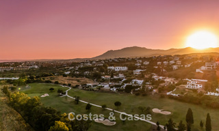 Villa de luxe de plain-pied avec architecture espagnole et accès direct au parcours de golf à vendre à Marbella - Benahavís 803547 