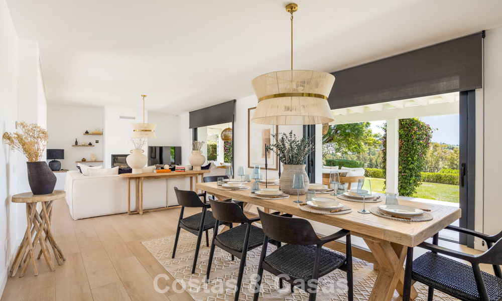 Villa de luxe de plain-pied avec architecture espagnole et accès direct au parcours de golf à vendre à Marbella - Benahavís 803549