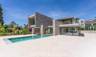 Nouvelle villa moderne exclusive prête à emménager à vendre dans un quartier résidentiel en bord de mer près de San Pedro, Marbella 803564 