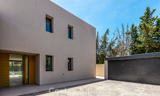 Nouvelle villa moderne exclusive prête à emménager à vendre dans un quartier résidentiel en bord de mer près de San Pedro, Marbella 803567 