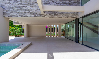 Nouvelle villa moderne exclusive prête à emménager à vendre dans un quartier résidentiel en bord de mer près de San Pedro, Marbella 803580 