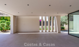 Nouvelle villa moderne exclusive prête à emménager à vendre dans un quartier résidentiel en bord de mer près de San Pedro, Marbella 803581 
