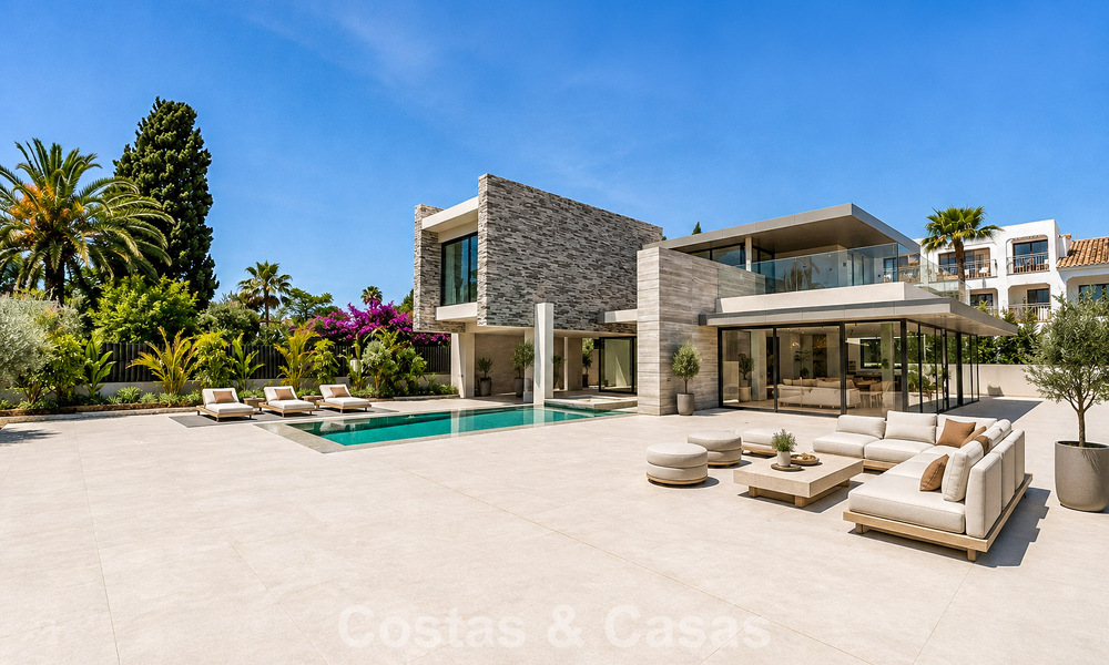 Nouvelle villa moderne exclusive prête à emménager à vendre dans un quartier résidentiel en bord de mer près de San Pedro, Marbella 803592