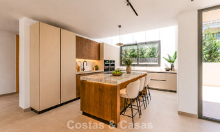 Nouvelle villa moderne exclusive prête à emménager à vendre dans un quartier résidentiel en bord de mer près de San Pedro, Marbella 803598 