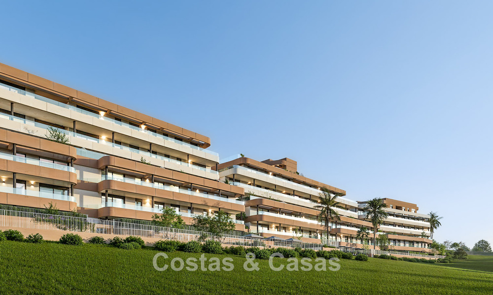 Appartements contemporains de luxe neufs à vendre en bordure du golf à Estepona 803601