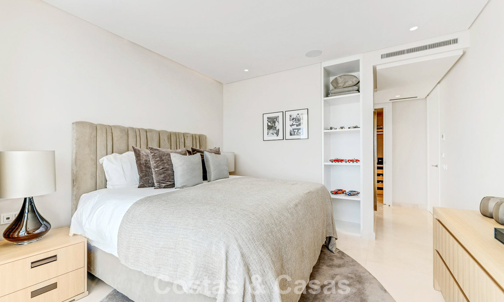 Penthouse duplex contemporain exclusif avec vue panoramique sur la mer à vendre à Marbella - Benahavís 803775