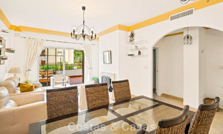 Spacieux appartement avec une grande terrasse à vendre à quelques pas des commodités à Aloha, Nueva Andalucía, Marbella 803618 